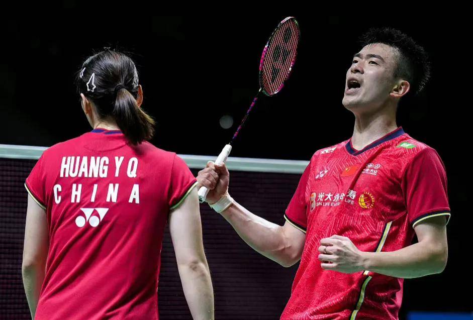 日本羽毛球队横扫泰国羽毛球队，安赛龙绝境逆转