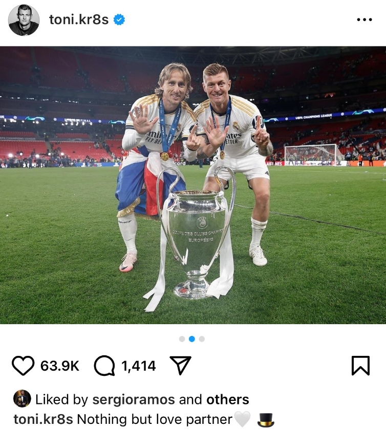 足球传奇谢幕，球迷泪洒赛场