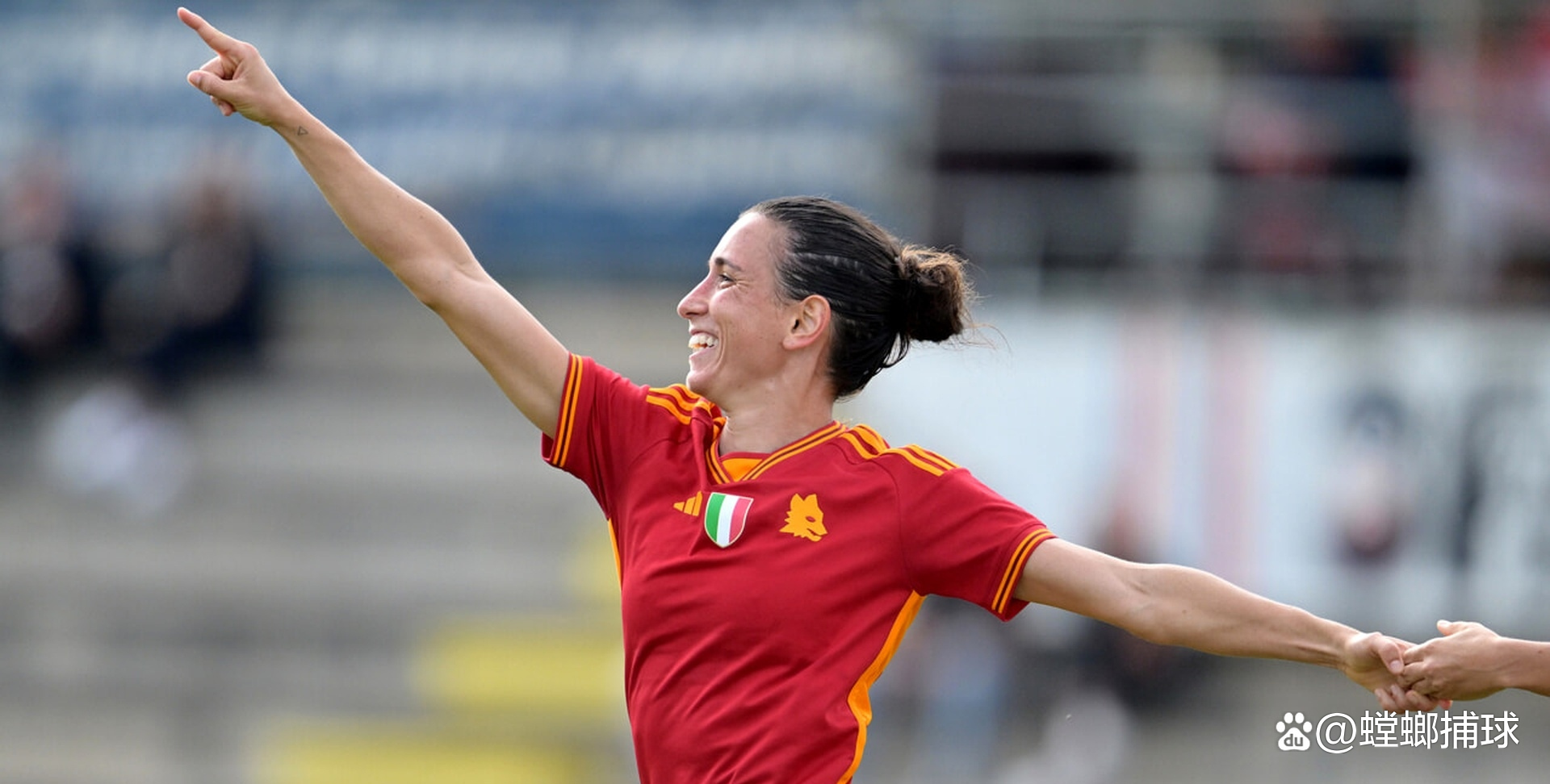 意大利女足强势登顶，晋级半决赛