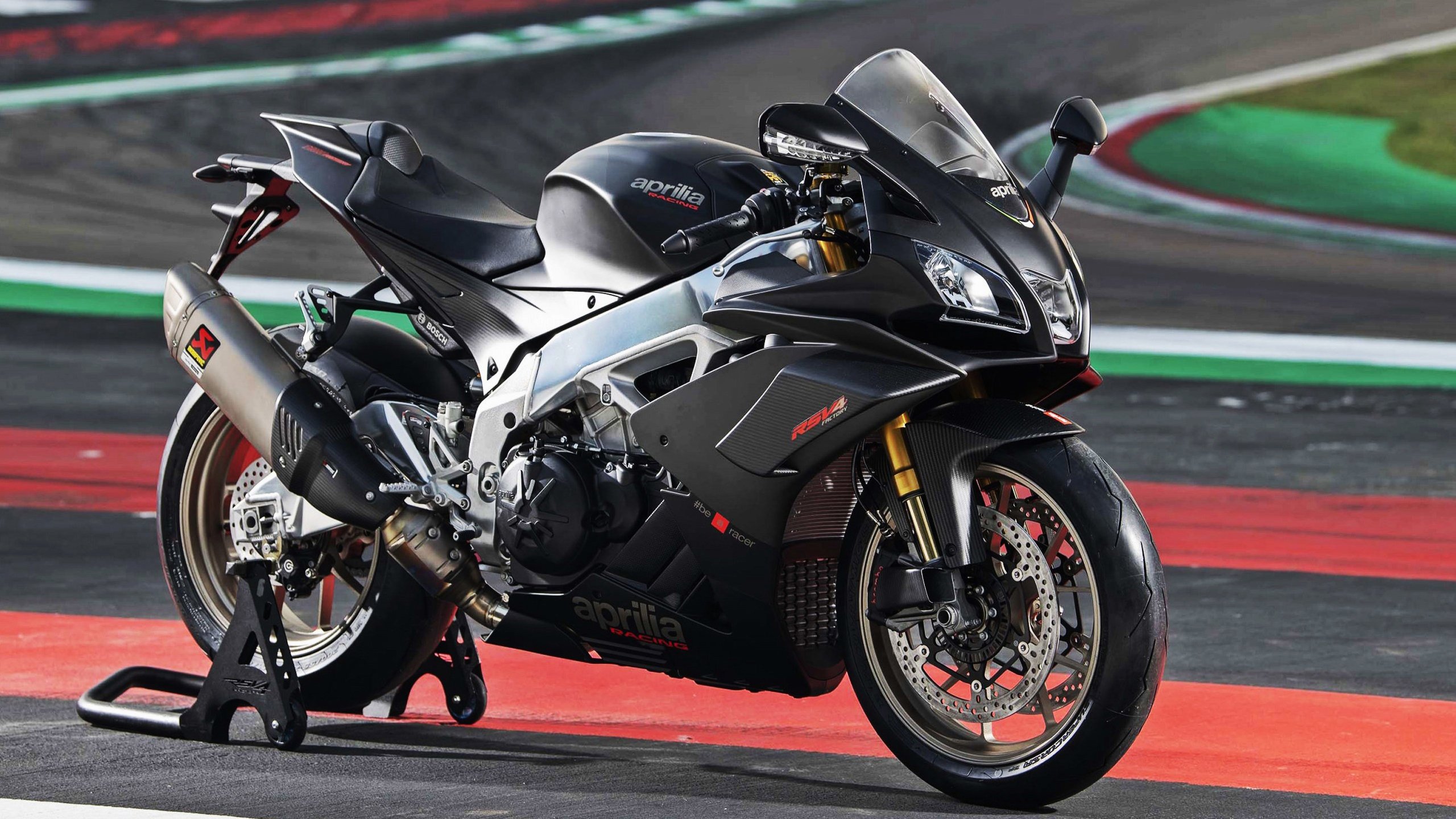 生死时刻，武切维奇以一敌百，篮网惊险过关