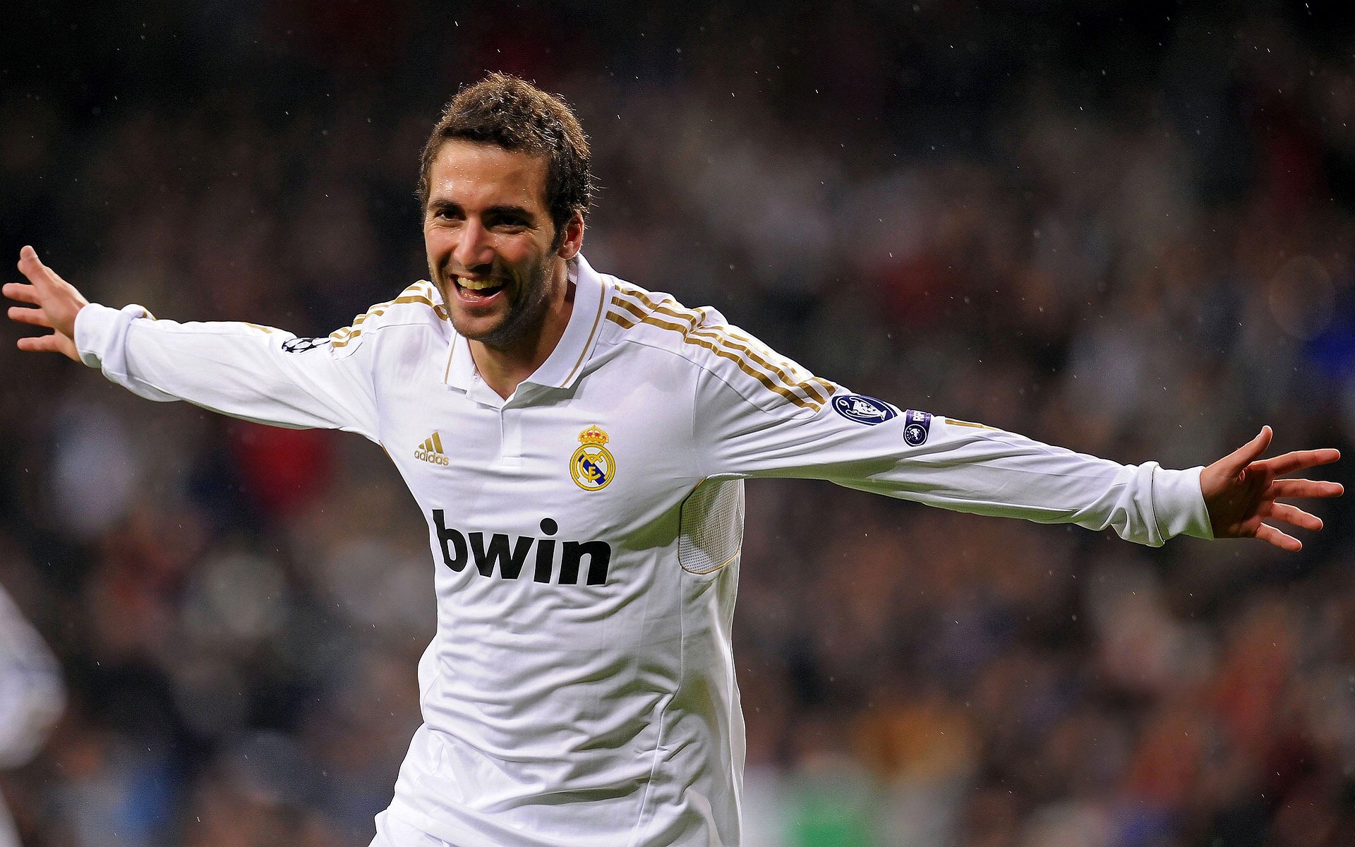 最后一圈绝命逆袭，塞维利亚雨夜铸就F1史诗终章