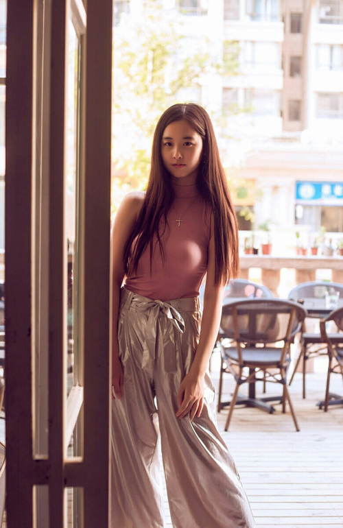 红色闪电撕裂绿色城墙,凯塞多破局瞬间,巨龙威尔士收割爱尔兰